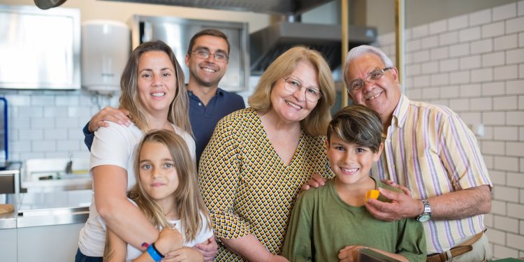 TIPS Menjaga Hubungan Harmonis Dengan Mertua