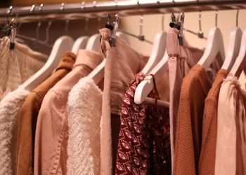 Ini Alasan Mengapa Baju Baru Perlu Dicuci Terlebih Dahulu