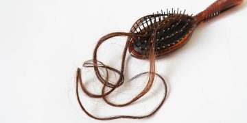 Cara Mengatasi Rambut Rontok Secara Alami