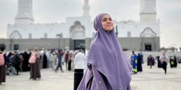 Gaya Busana Para Artis dan Influencer Ketika Umrah